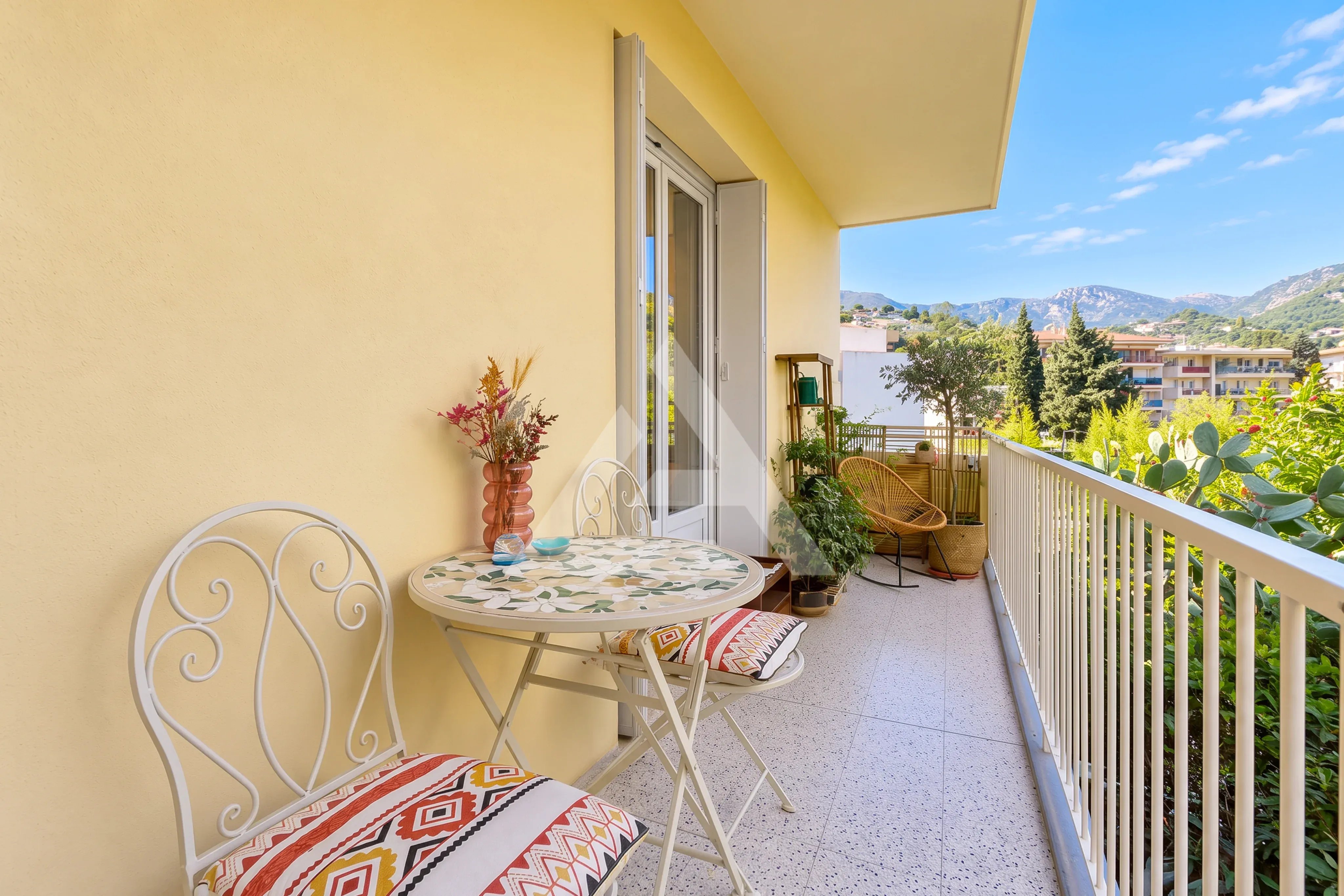 Menton Borrigo - Appartement 4 pièces traversant