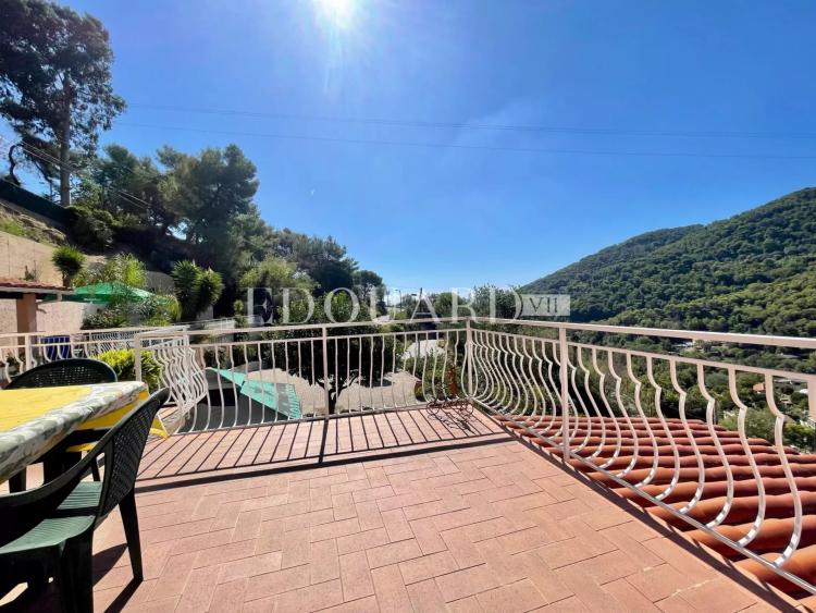Sur la commune de Gorbio, à vendre maison indépendante avec vaste terrain constructible