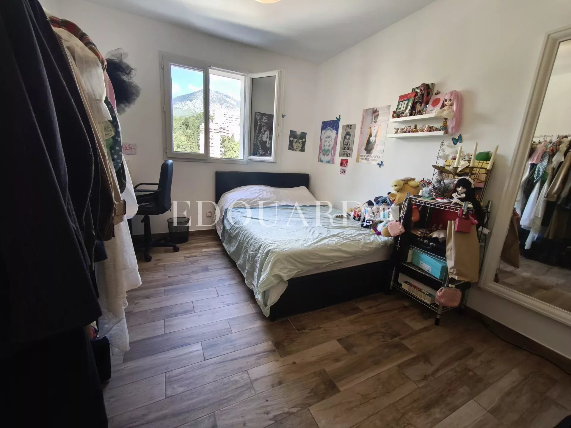 Maison individuelle récente, construite sur 1.200 m² de terrain plat, avec piscine hors sol et 30 m² de garage