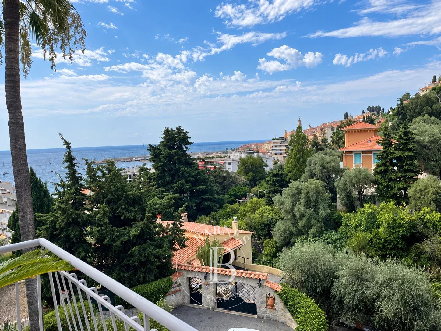 MENTON GARAVAN – RARE OPPORTUNITÉ FONCIÈRE, PERMIS PURGÉ POUR 3 APPARTEMENTS