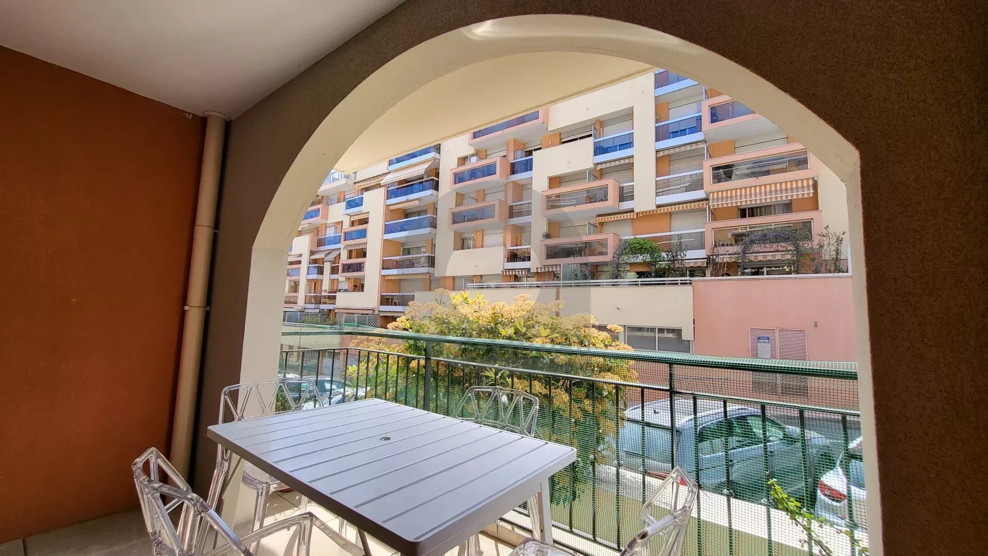 Menton centre ville - Appartement 2 Pièces - terrasse et parking