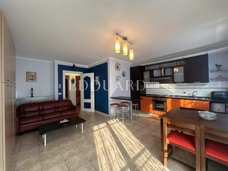 Trois pièces à vendre avec grande terrasse, au cœur du splendide quartier résidentiel de Garavan, exclusivité