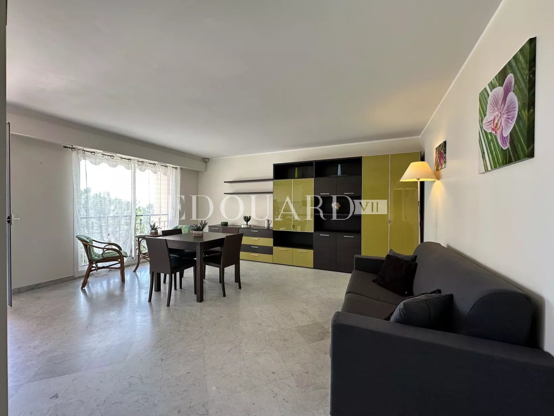Deux pièces à vendre dans résidence de grand standing avec conciergerie, piscine, sauna et salle de sport