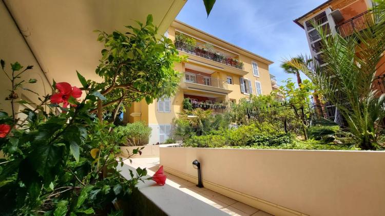 Menton centre ville - Appartement 2 Pièces - terrasse et parking