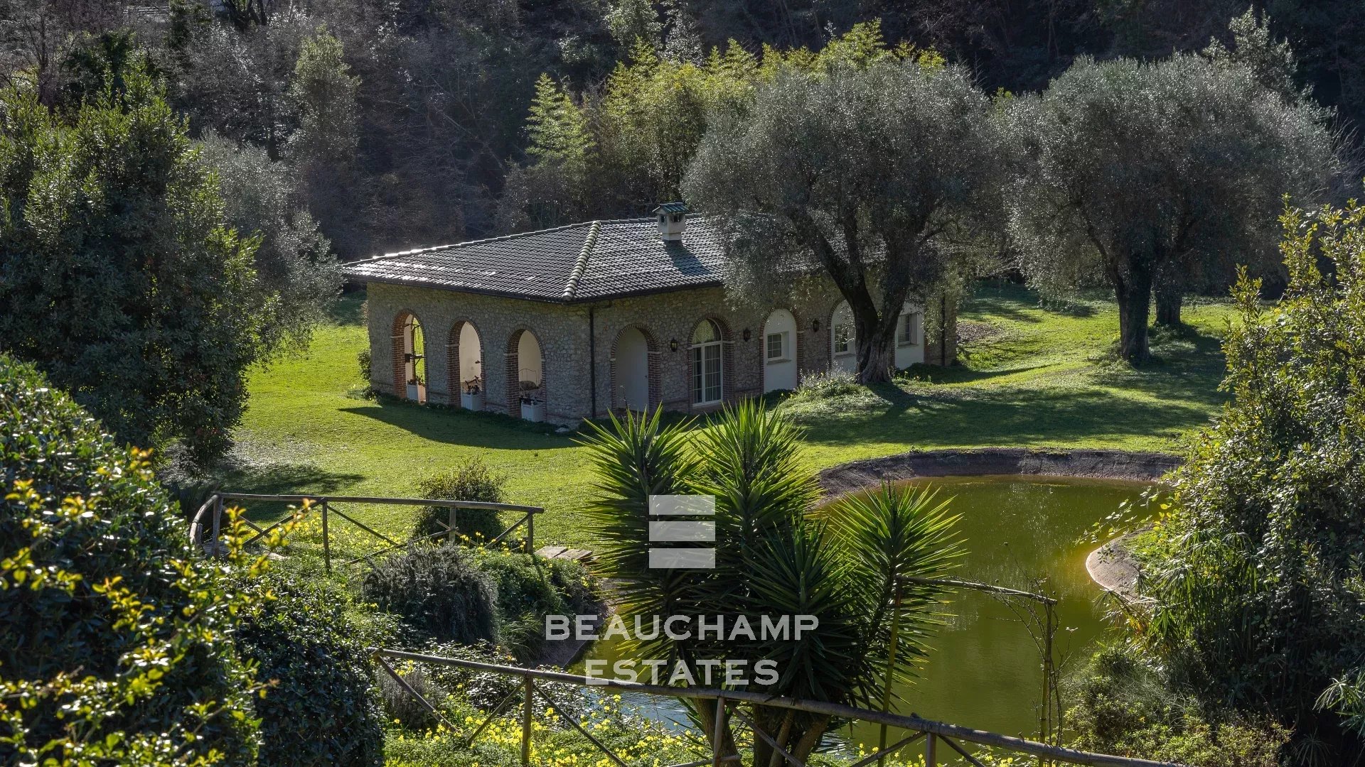 Villa palladienne avec vaste terrain - Menton