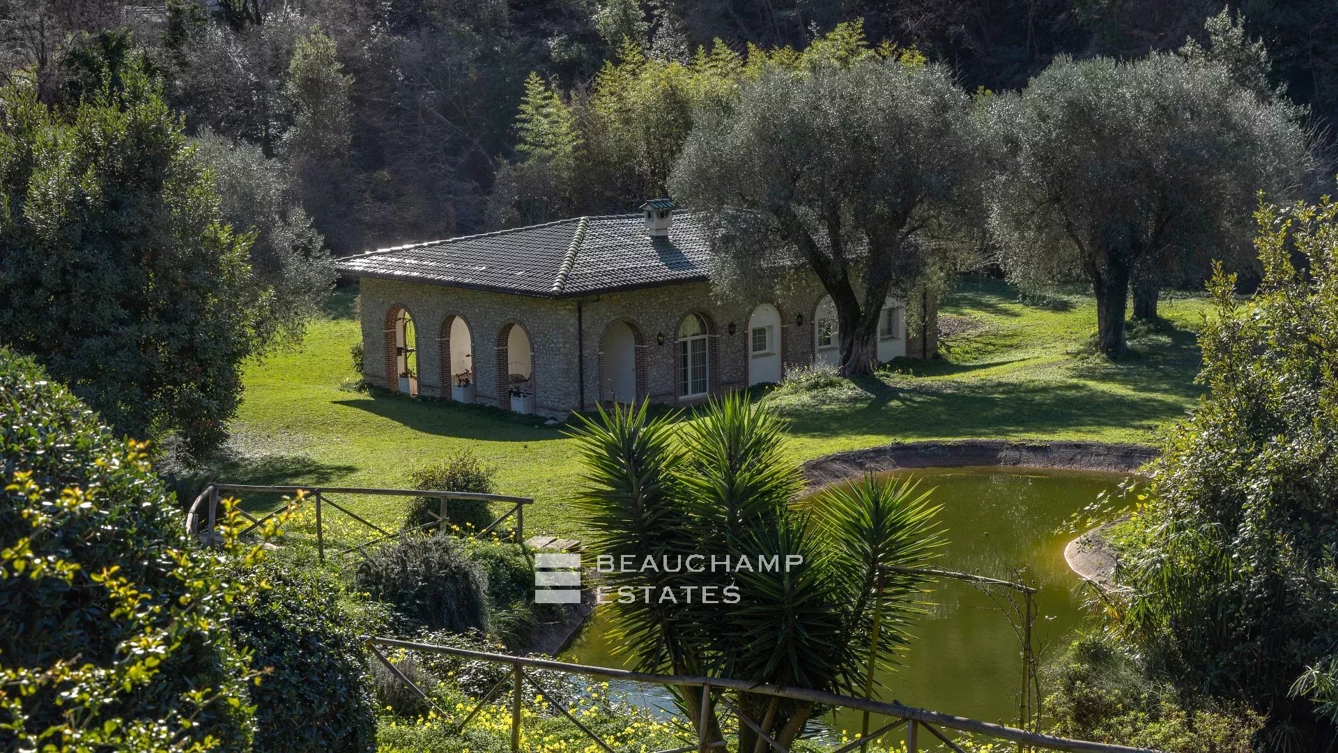 Villa palladienne avec vaste terrain - Menton