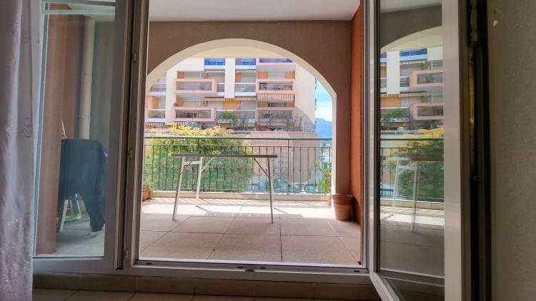 Menton centre ville - Appartement 2 Pièces - terrasse et parking