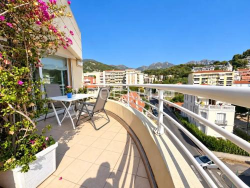 En exclusivité trois pièces à vendre avec terrasse, belle vue dégagée et garage