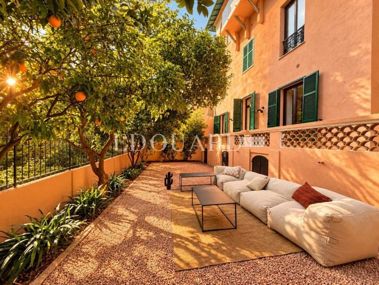 Demeure d’exception avec jardin, piscine, jacuzzi et panorama extraordinaire sur la baie de Menton