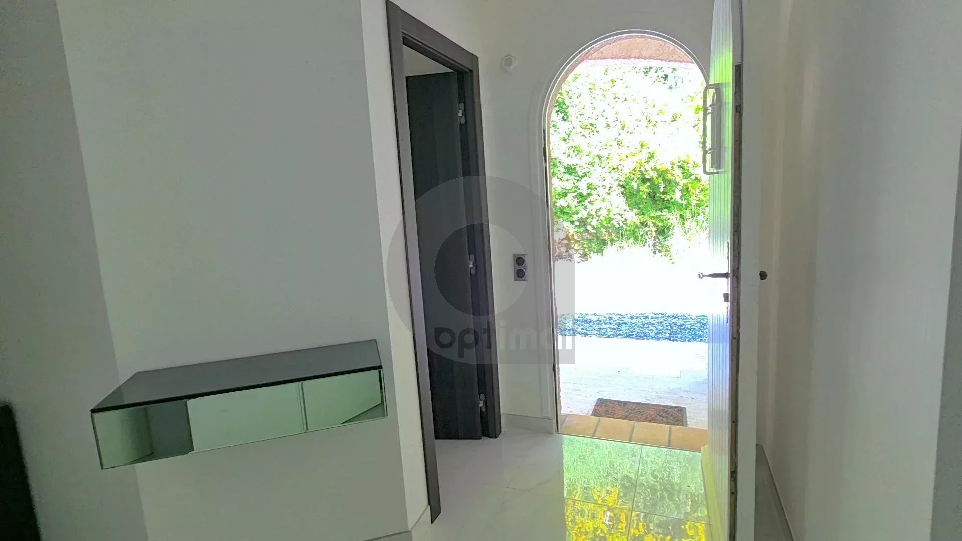 ? Charmante Maison de Ville mitoyenne avec Vue –Mer et Menton Quartier Garavan, Menton