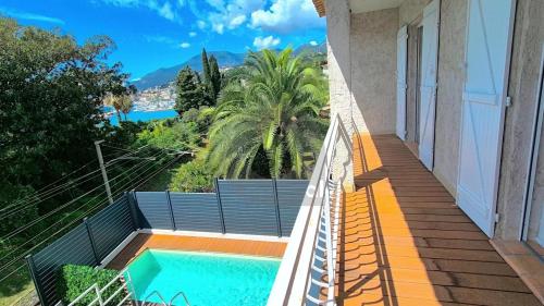 ? Charmante Maison de Ville mitoyenne avec Vue –Mer et Menton Quartier Garavan, Menton
