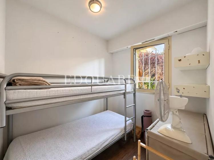 En exclusivité trois pièces dans résidence de standing avec piscine, au cœur du renommé quartier de Garavan