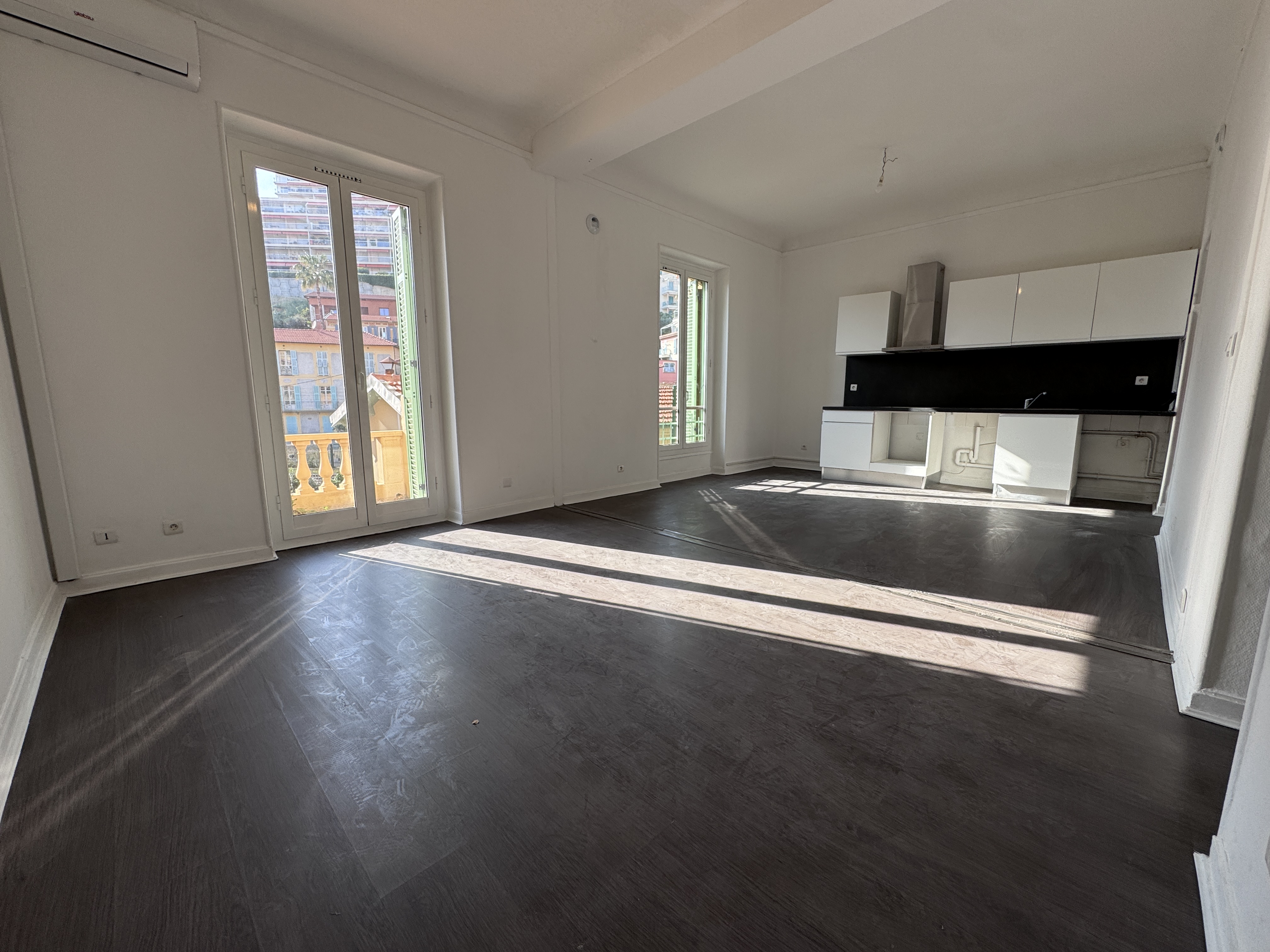 Menton – Trois-pièces avec terrasse de 27 m², proche du centre