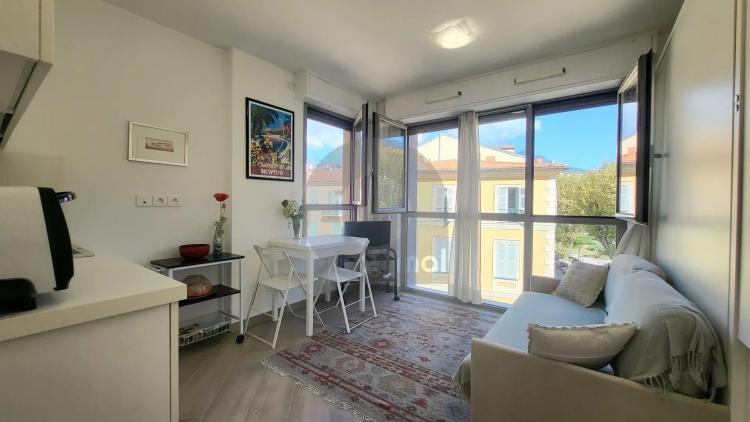 Menton Casino - Résidence de standing - coquet studio - vue Jardin Bioves