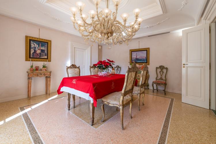 VILLA EXCEPTIONNELLE PROCHE DE MONACO