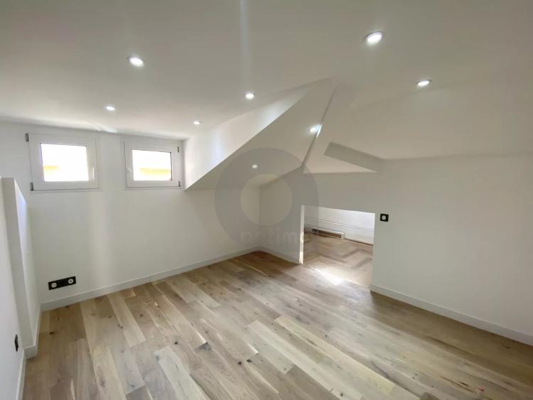 A VENDRE MENTON CENTRE 3P DERNIER ETAGE 62M2 AVEC TERRASSE 38M2