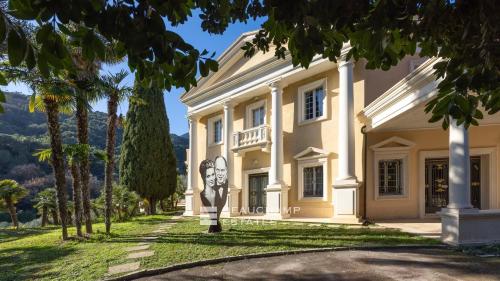 Villa palladienne avec vaste terrain - Menton