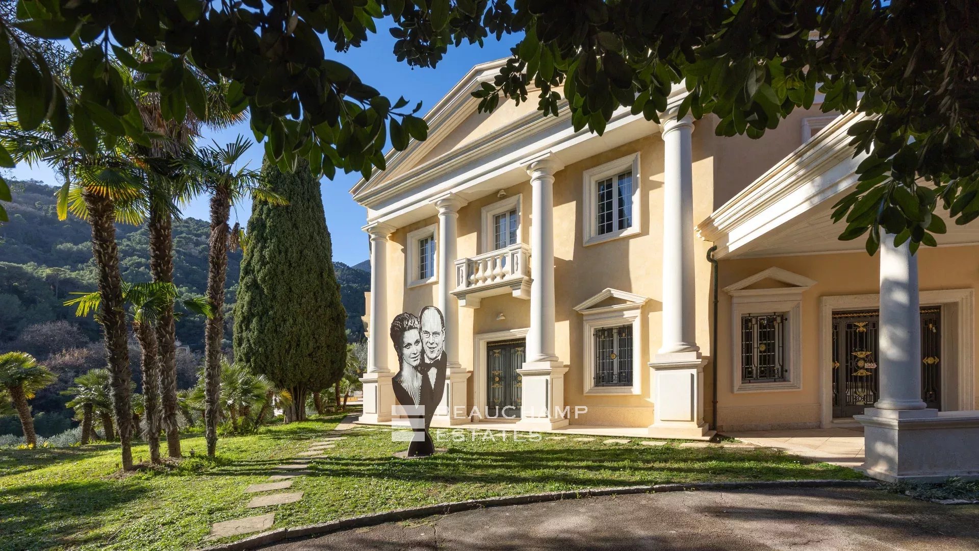 Villa palladienne avec vaste terrain - Menton