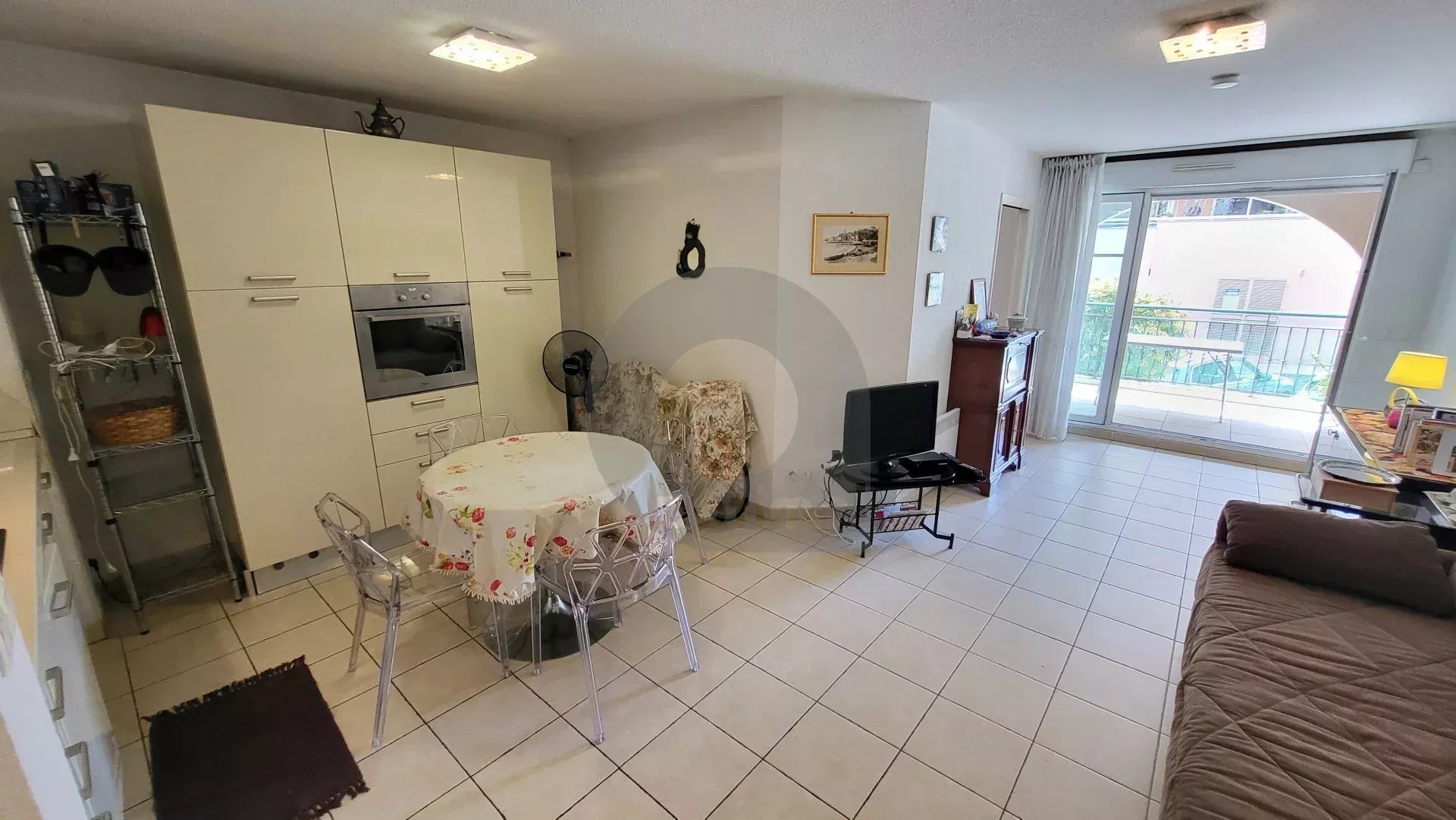 Menton centre ville - Appartement 2 Pièces - terrasse et parking