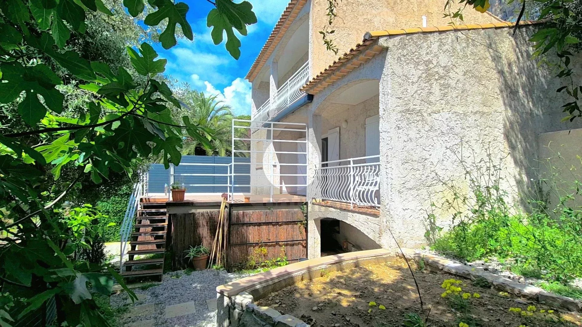 ? Charmante Maison de Ville mitoyenne avec Vue –Mer et Menton Quartier Garavan, Menton