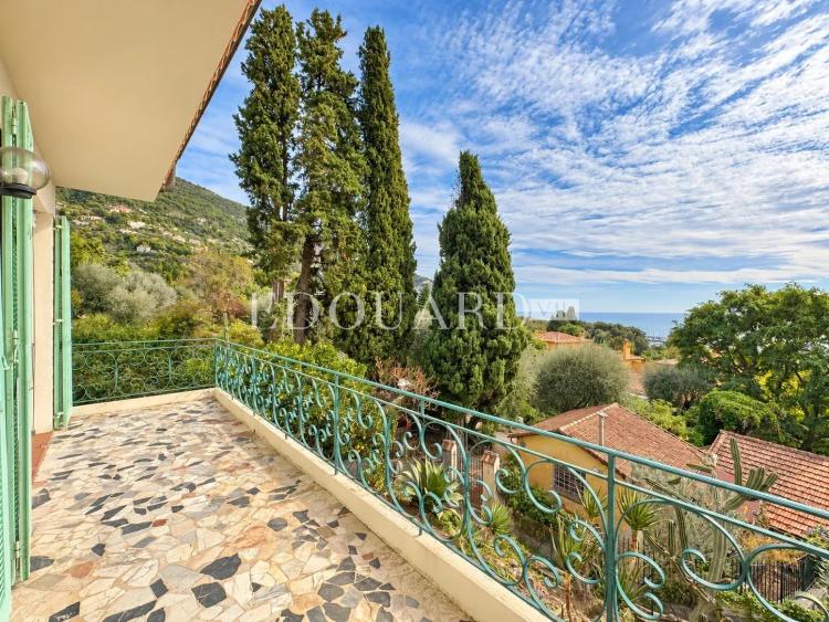 Magnifique haut de villa avec terrasse, splendide vue mer panoramique, jardin, piscine et garage