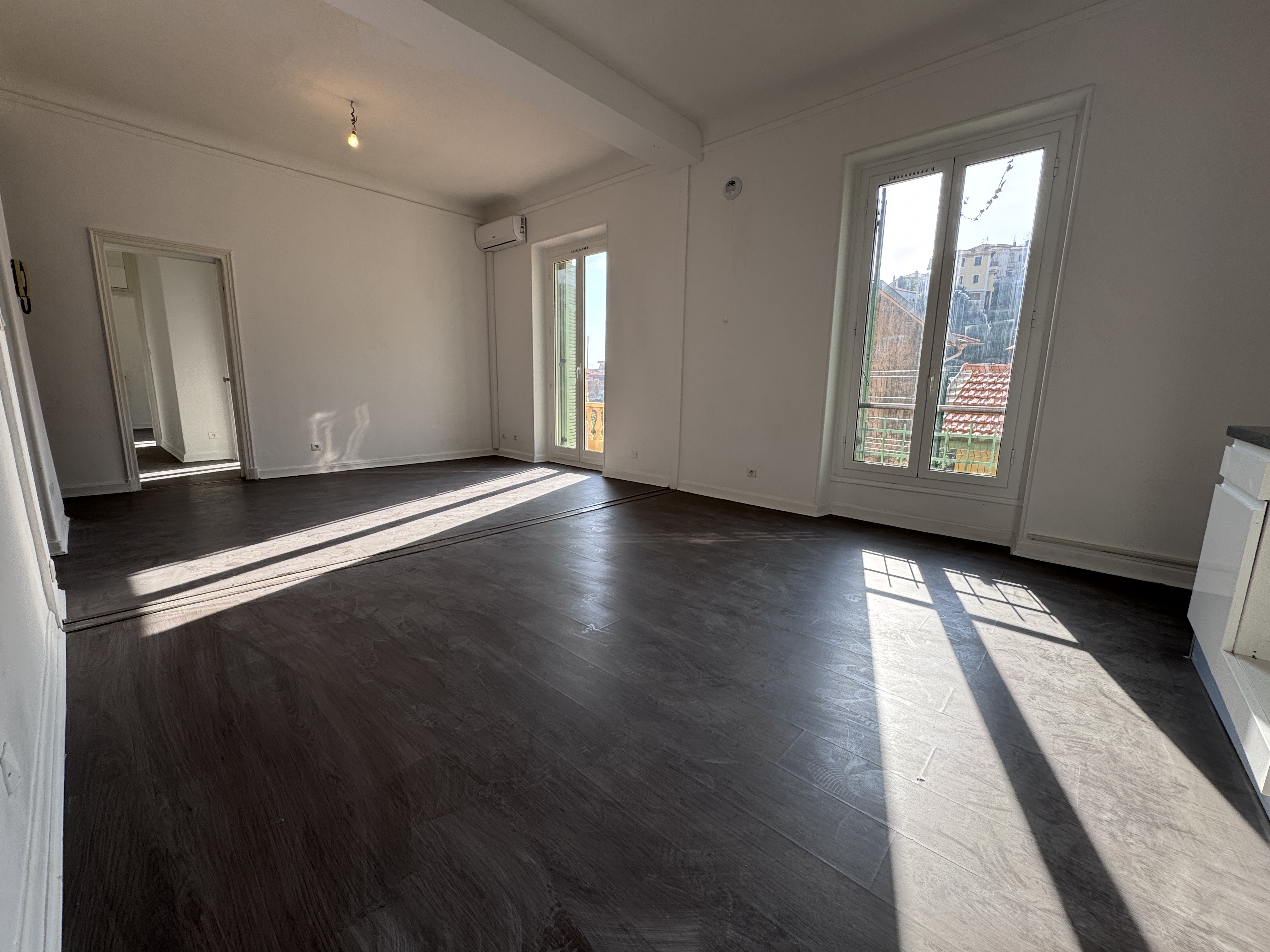 Menton – Trois-pièces avec terrasse de 27 m², proche du centre
