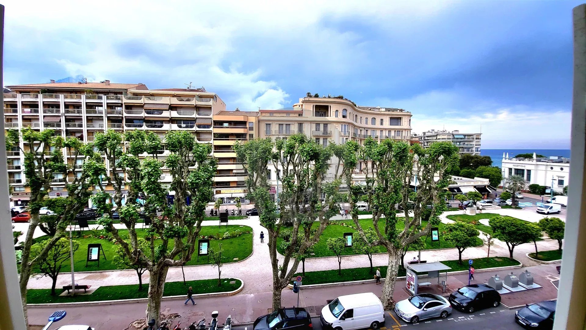Menton Jardin Bioves - dernier étage - Appartement triple exposition