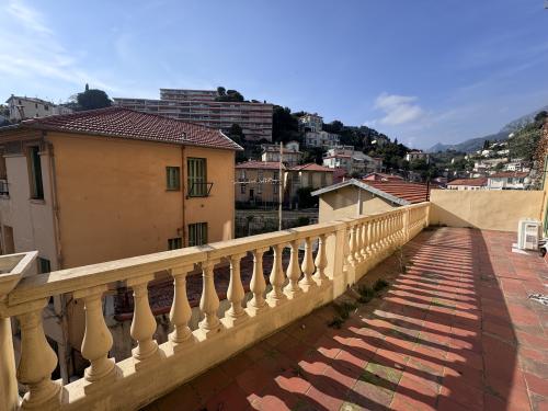 Menton – Trois-pièces avec terrasse de 27 m², proche du centre