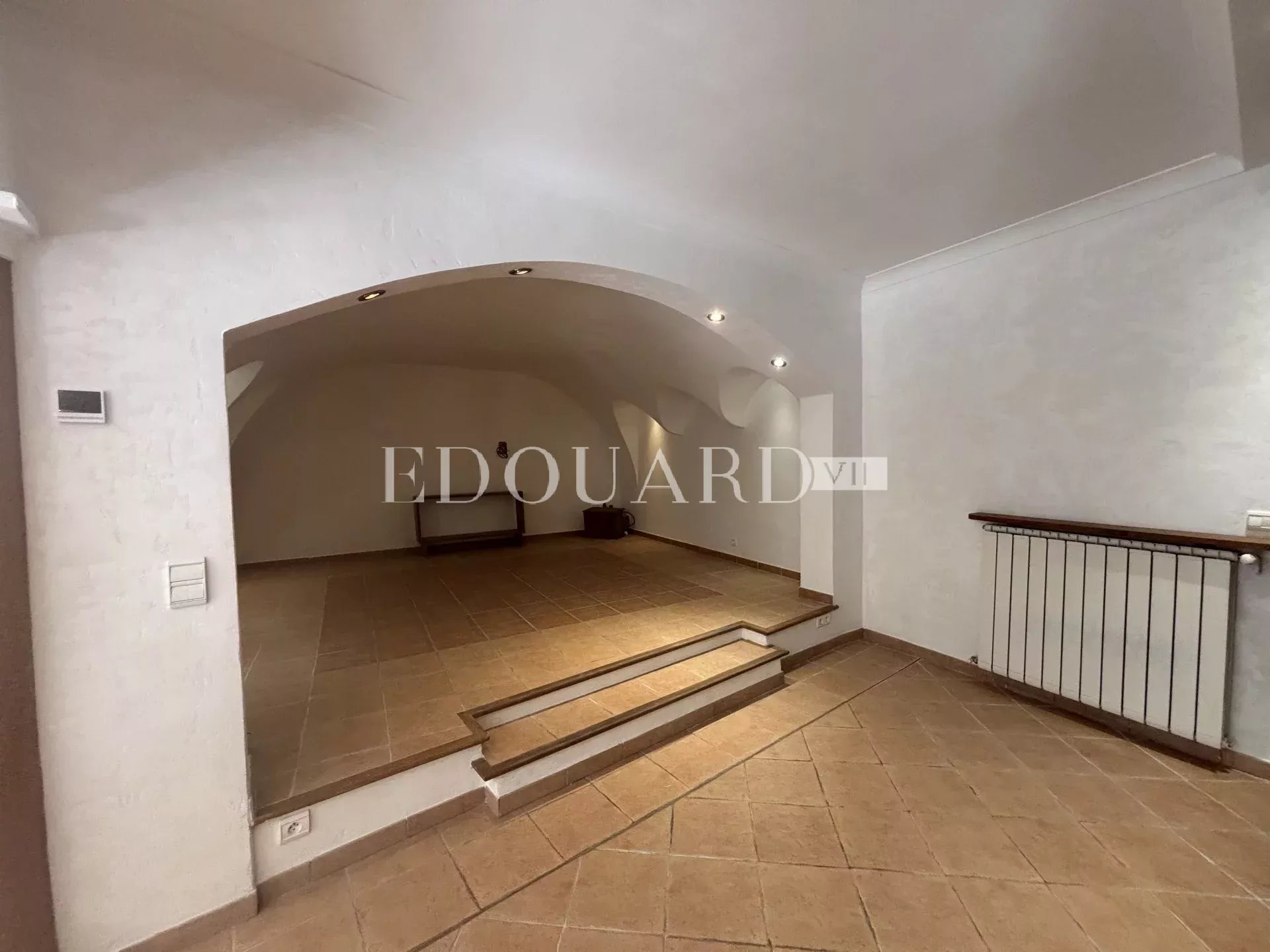 En exclusivité maison provençale à vendre avec appartement indépendante, piscine et grand jardin