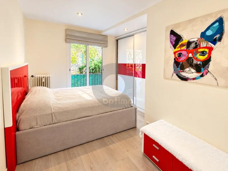 A VENDRE - MENTON CAREÏ - BEAU 3P AVEC CAVE EN BON ETAT TRAVERSANT BALCON TERRASSE ET JARDIN
