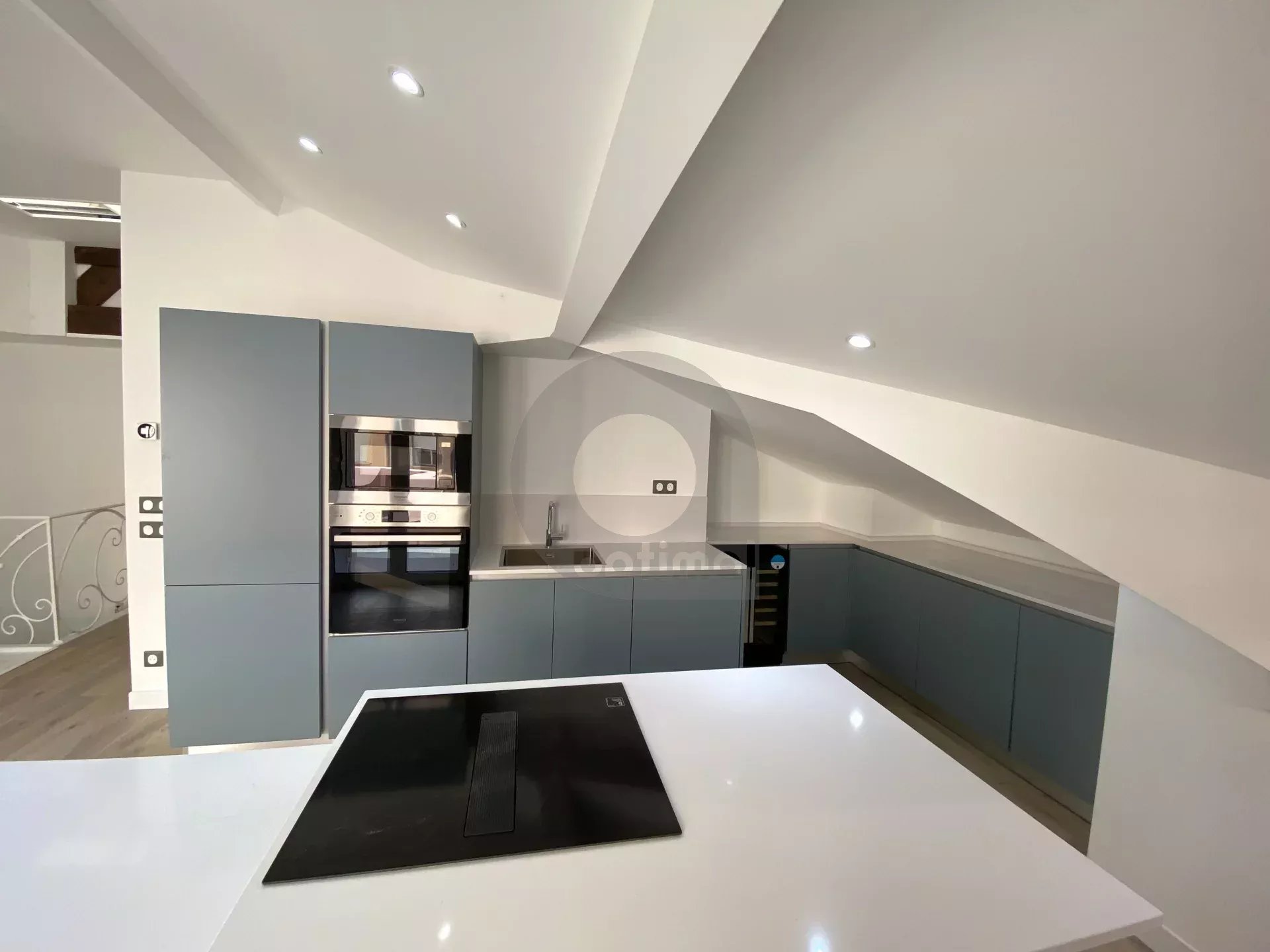 A VENDRE MENTON CENTRE 3P DERNIER ETAGE 62M2 AVEC TERRASSE 38M2