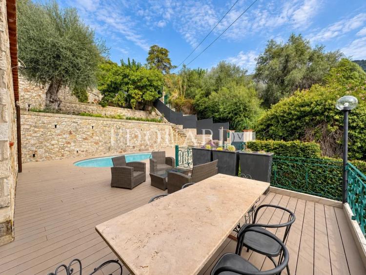 Magnifique haut de villa avec terrasse, splendide vue mer panoramique, jardin, piscine et garage