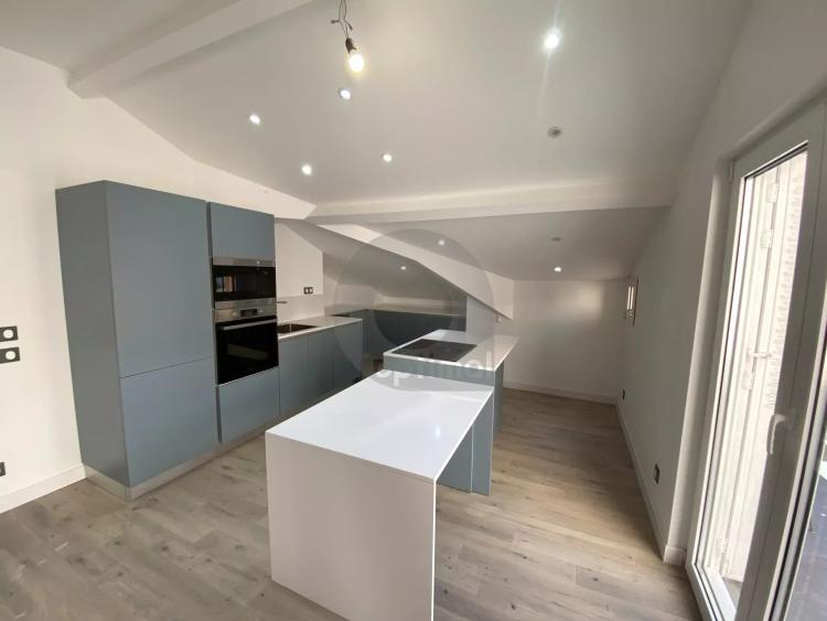 A VENDRE MENTON CENTRE 3P DERNIER ETAGE 62M2 AVEC TERRASSE 38M2
