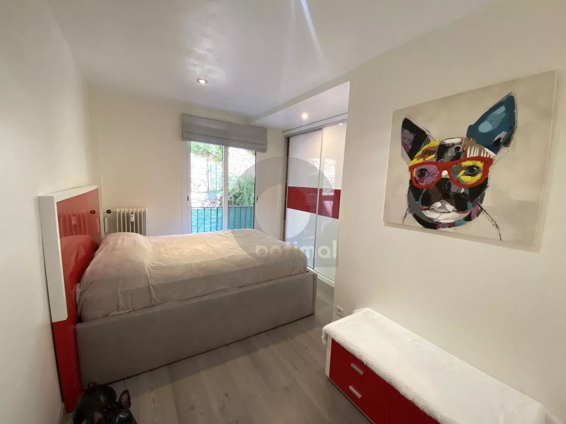 A VENDRE - MENTON CAREÏ - BEAU 3P AVEC CAVE EN BON ETAT TRAVERSANT BALCON TERRASSE ET JARDIN