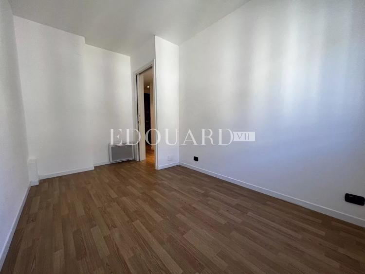 Deux pièces à vendre en bon état avec terrasse et possibilité garage, exclusivité