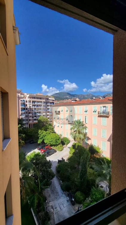 Menton Casino - Résidence de standing - coquet studio - vue Jardin Bioves