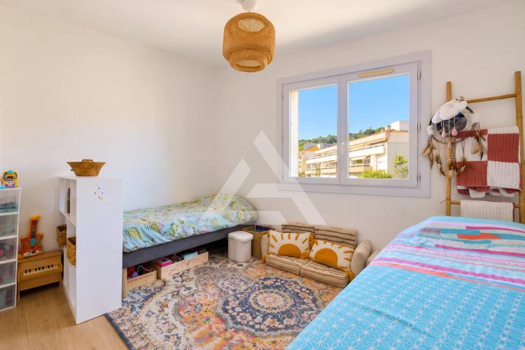 Menton Borrigo - Appartement 4 pièces traversant
