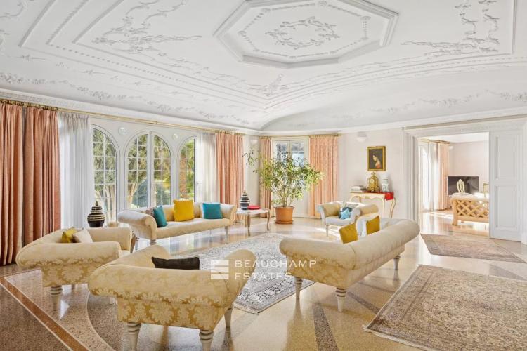 Villa palladienne avec vaste terrain - Menton