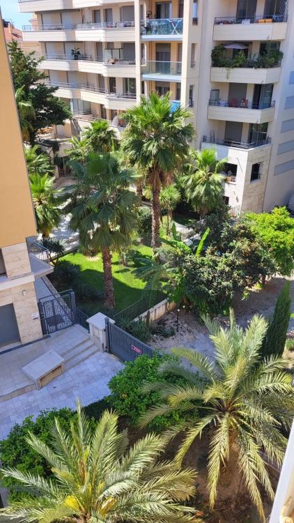 Menton Jardin Bioves - dernier étage - Appartement triple exposition