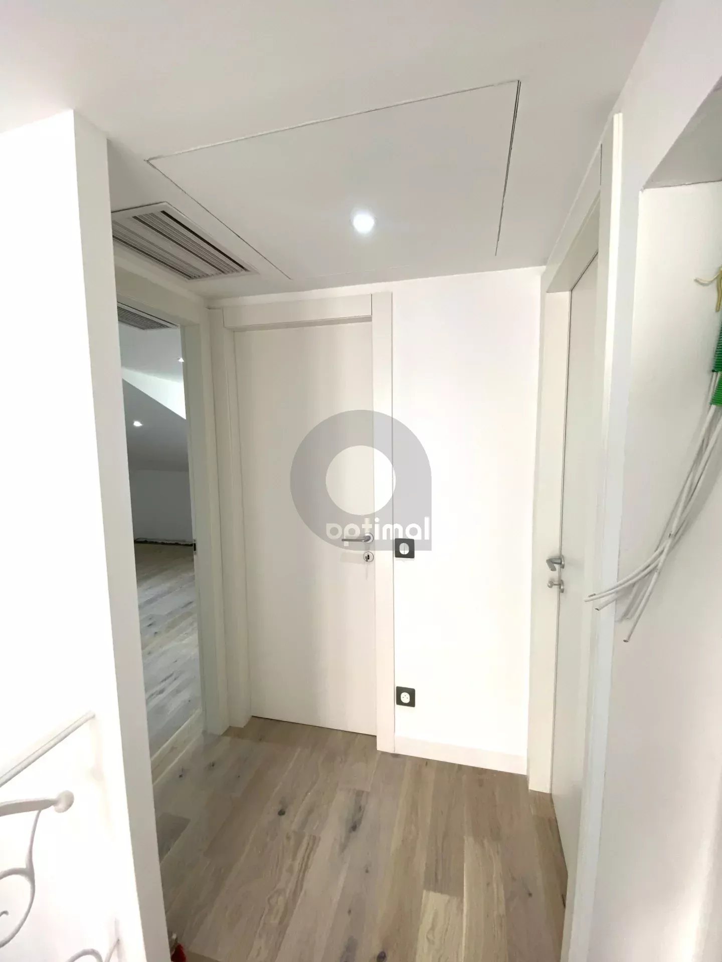 A VENDRE MENTON CENTRE 3P DERNIER ETAGE 62M2 AVEC TERRASSE 38M2