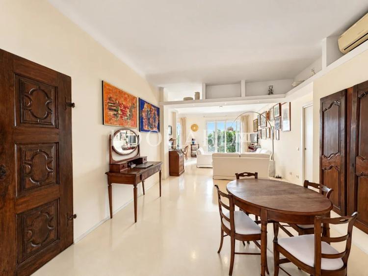 Magnifique haut de villa avec terrasse, splendide vue mer panoramique, jardin, piscine et garage