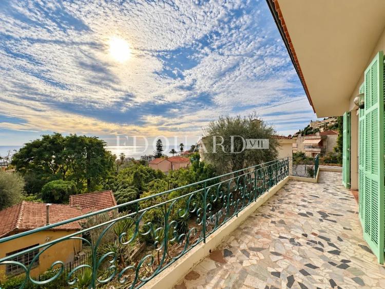 Magnifique haut de villa avec terrasse, splendide vue mer panoramique, jardin, piscine et garage