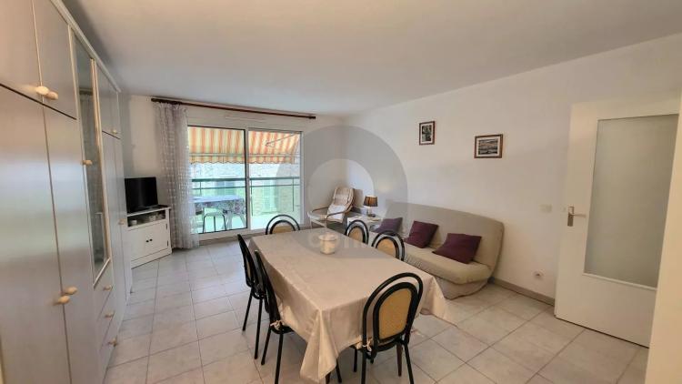 Menton Bas-Borrigo - grand 2 Pièces avec terrasse, garage et cave.