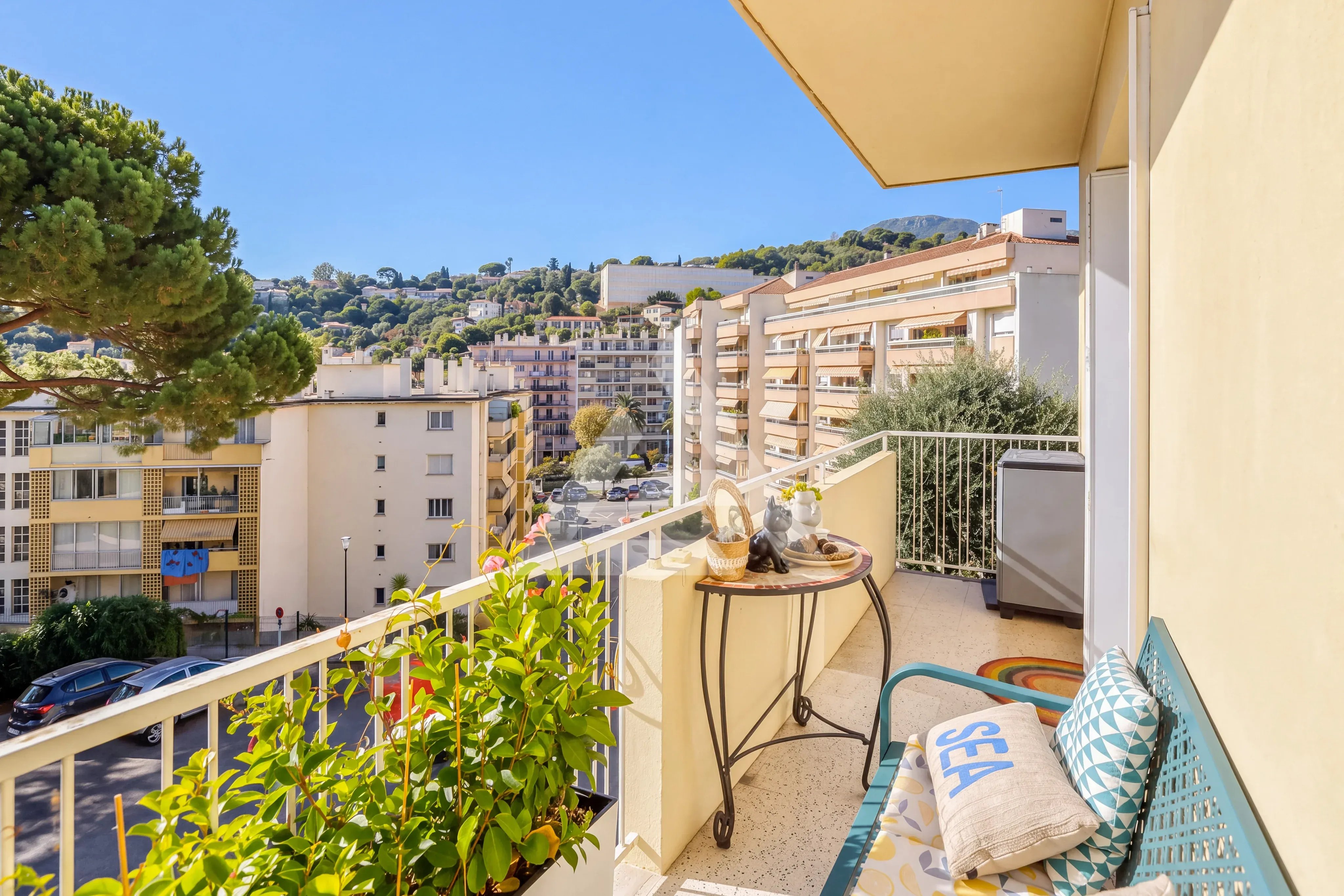 Menton Borrigo - Appartement 4 pièces traversant