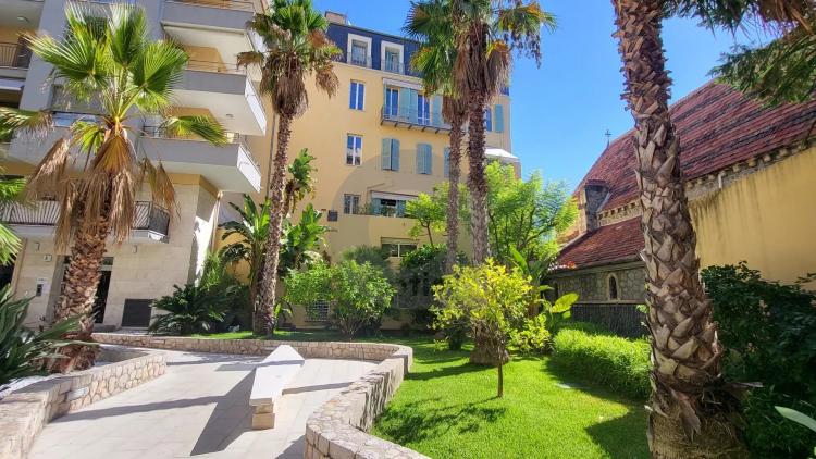 Menton Casino - Résidence de standing - coquet studio - vue Jardin Bioves