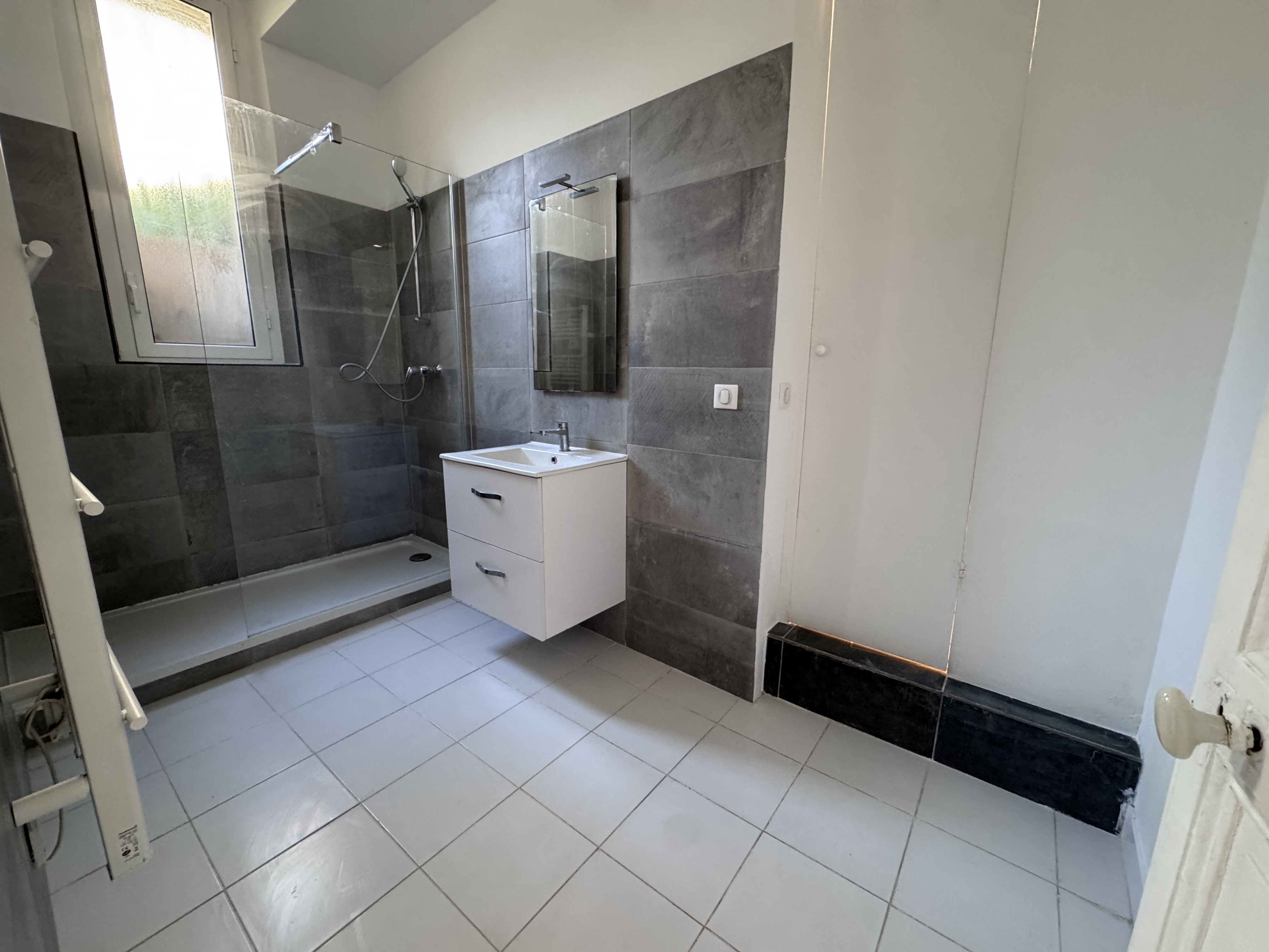 Menton – Trois-pièces avec terrasse de 27 m², proche du centre