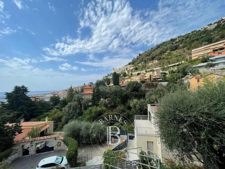 MENTON GARAVAN – RARE OPPORTUNITÉ FONCIÈRE, PERMIS PURGÉ POUR 3 APPARTEMENTS