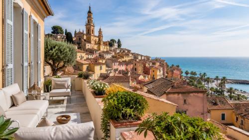 Travailler à Monaco, habiter à Menton : le calcul qui change tout