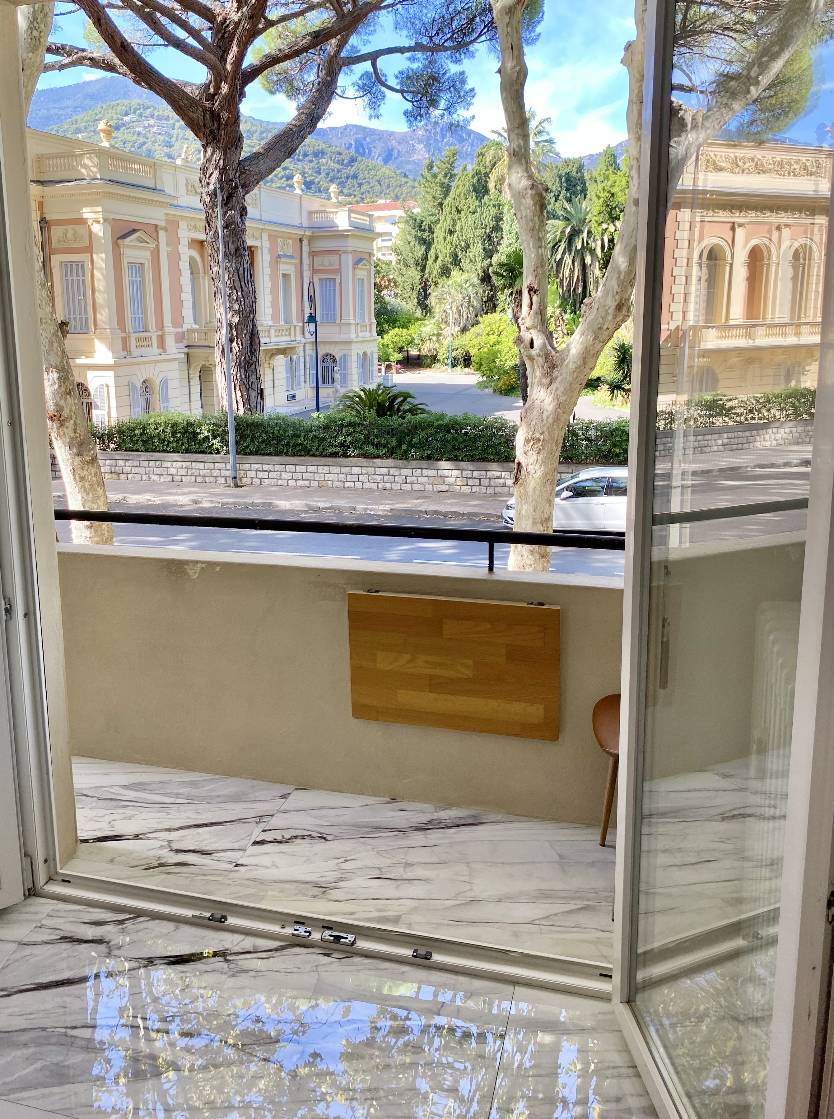 Studio au bord de la mer à Menton — Résidence Palais de la Madone