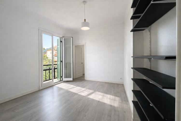 Grand appartement 5 pièces – Menton